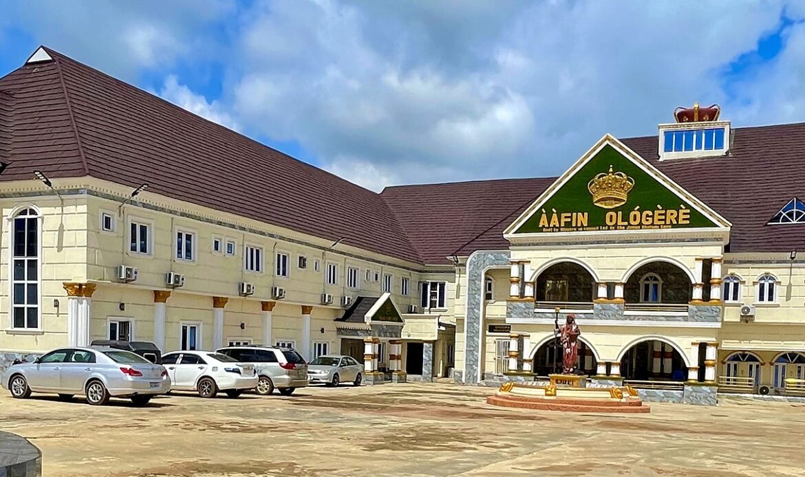 Wide view of Ààfin Ológèrè, the Palace of the Ologere of Ogere Remo.