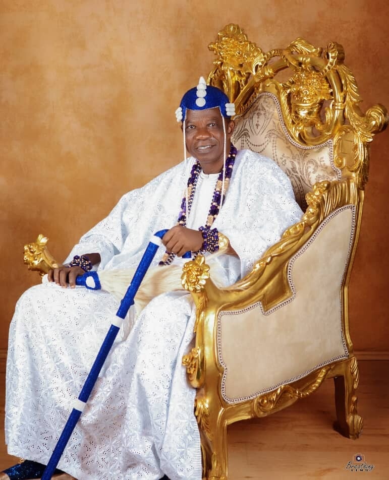 HRH Oba James Obafemi Saliu, Kankanbiina III, Arole Olipakala, the Ológèrè of Ògèrè.