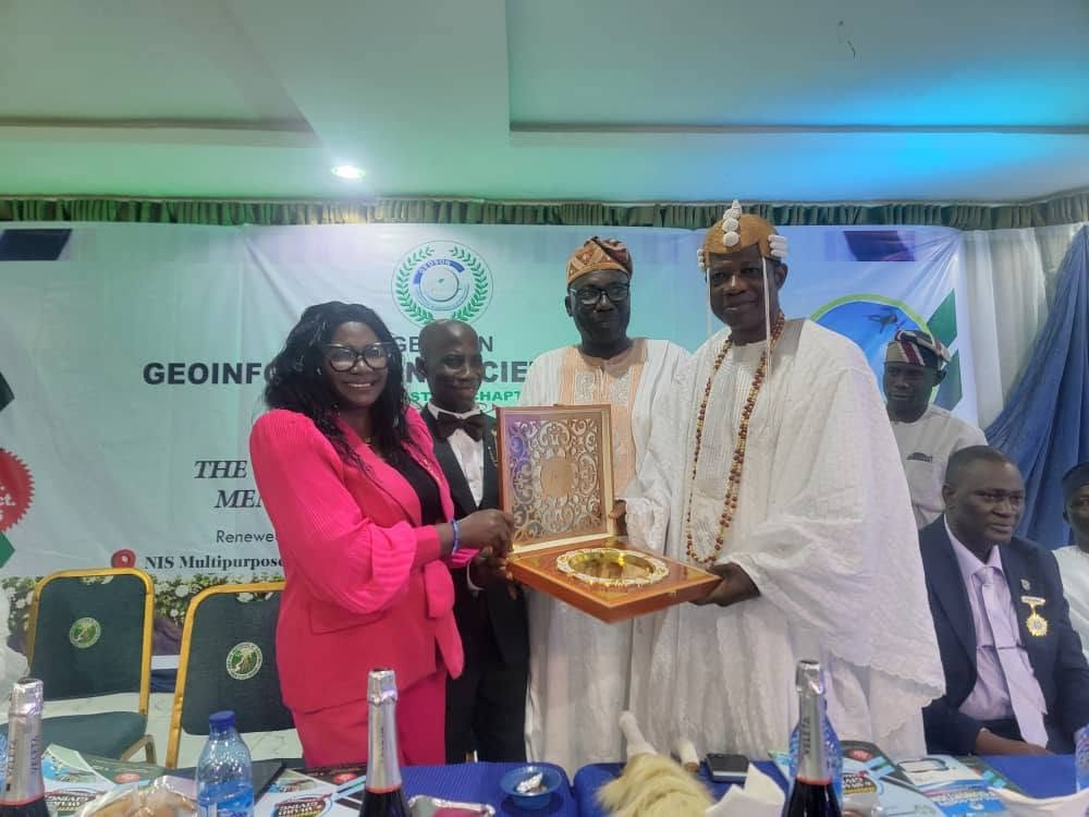 Oba James Obafemi Saliu Honoured by GEOSON for Contributions to Geospatial Development